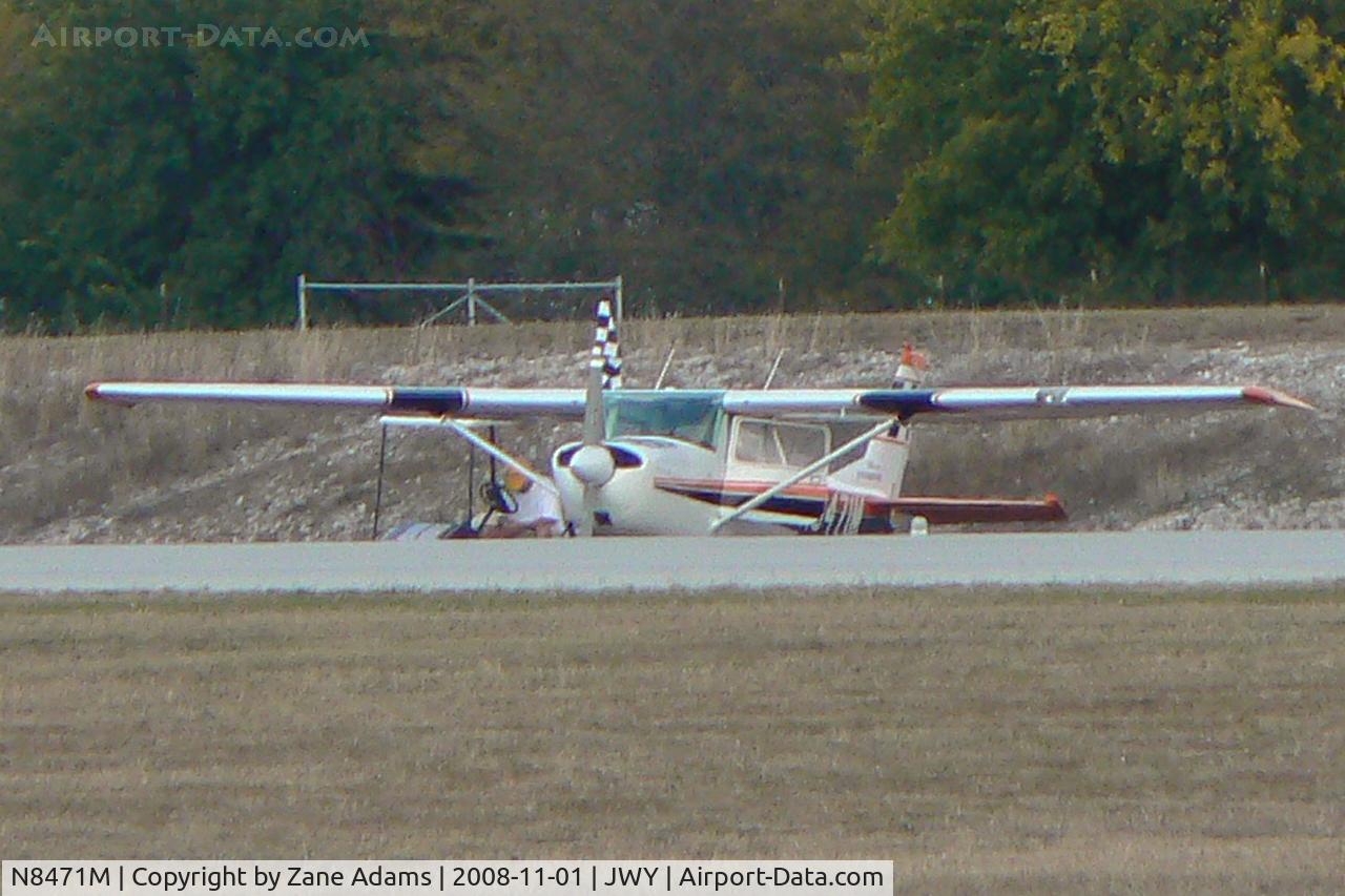 N8471M, 1970 Cessna A150K Aerobat C/N A15000171, At Midlothian Airport - This aircraft was set up for glider towing 