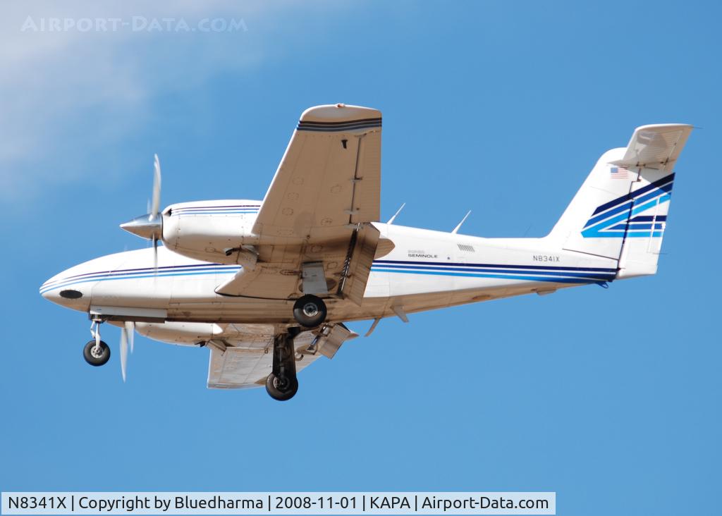 N8341X, Piper PA-44-180T Turbo Seminole C/N 44-8107043, On final approach to 17L.