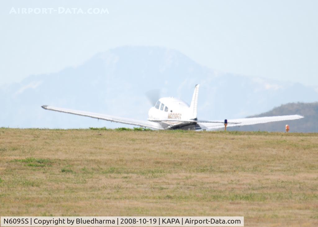 N6095S, 2007 Piper PA-28-181 Archer II C/N 2843662, Takeoff on 17L.