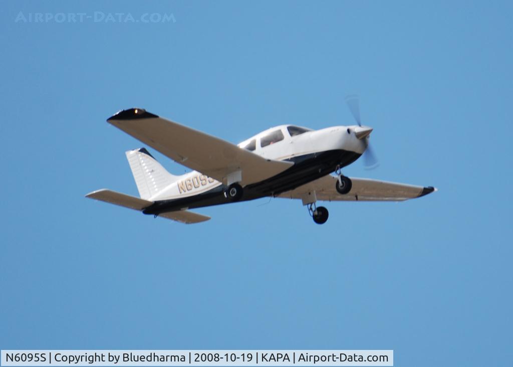 N6095S, 2007 Piper PA-28-181 Archer II C/N 2843662, Touch and Go on 35R.
