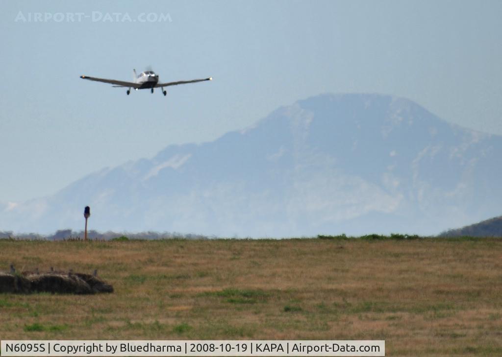 N6095S, 2007 Piper PA-28-181 Archer II C/N 2843662, Touch and Go on 35R.