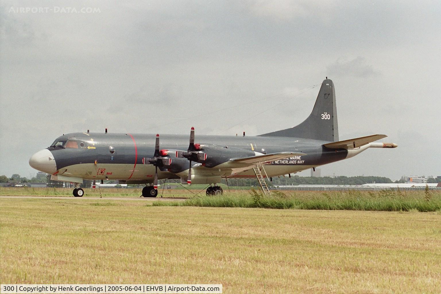 300, 1981 Lockheed P-3C-II-5 Orion C/N 285E-5733, Valkenburg Naval Air Base , closing of Base, june 2005