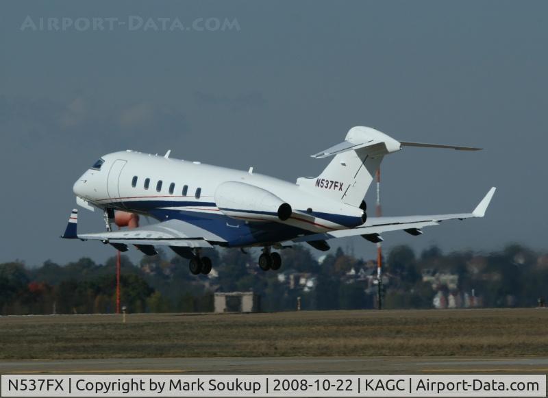 N537FX, 2007 Bombardier Challenger 300 (BD-100-1A10) C/N 20187, N537FX Leaving KAGC