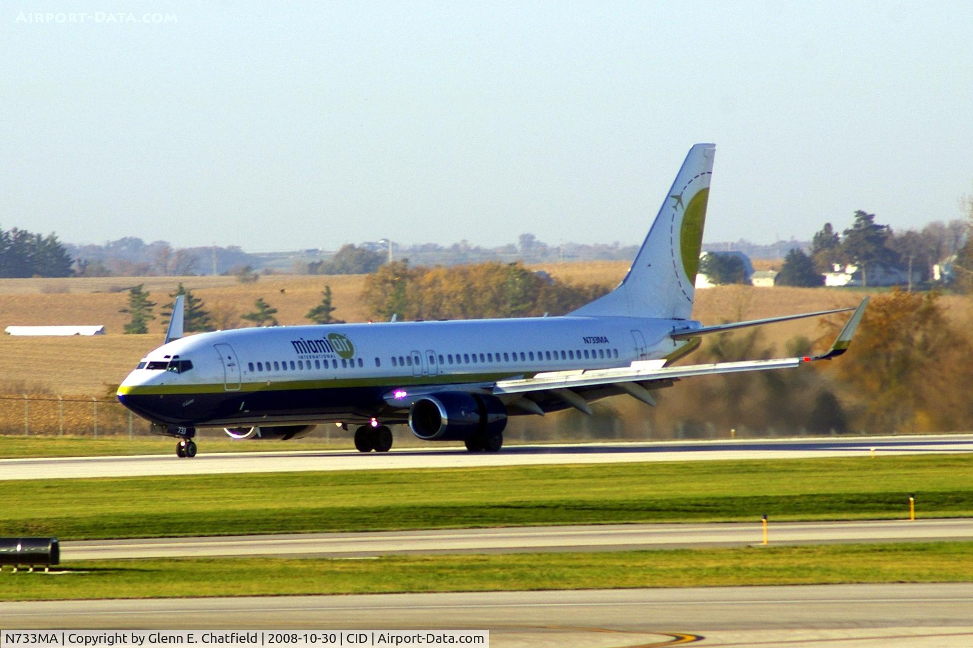 N733MA, 2001 Boeing 737-81Q C/N 30619, Landing runway 9