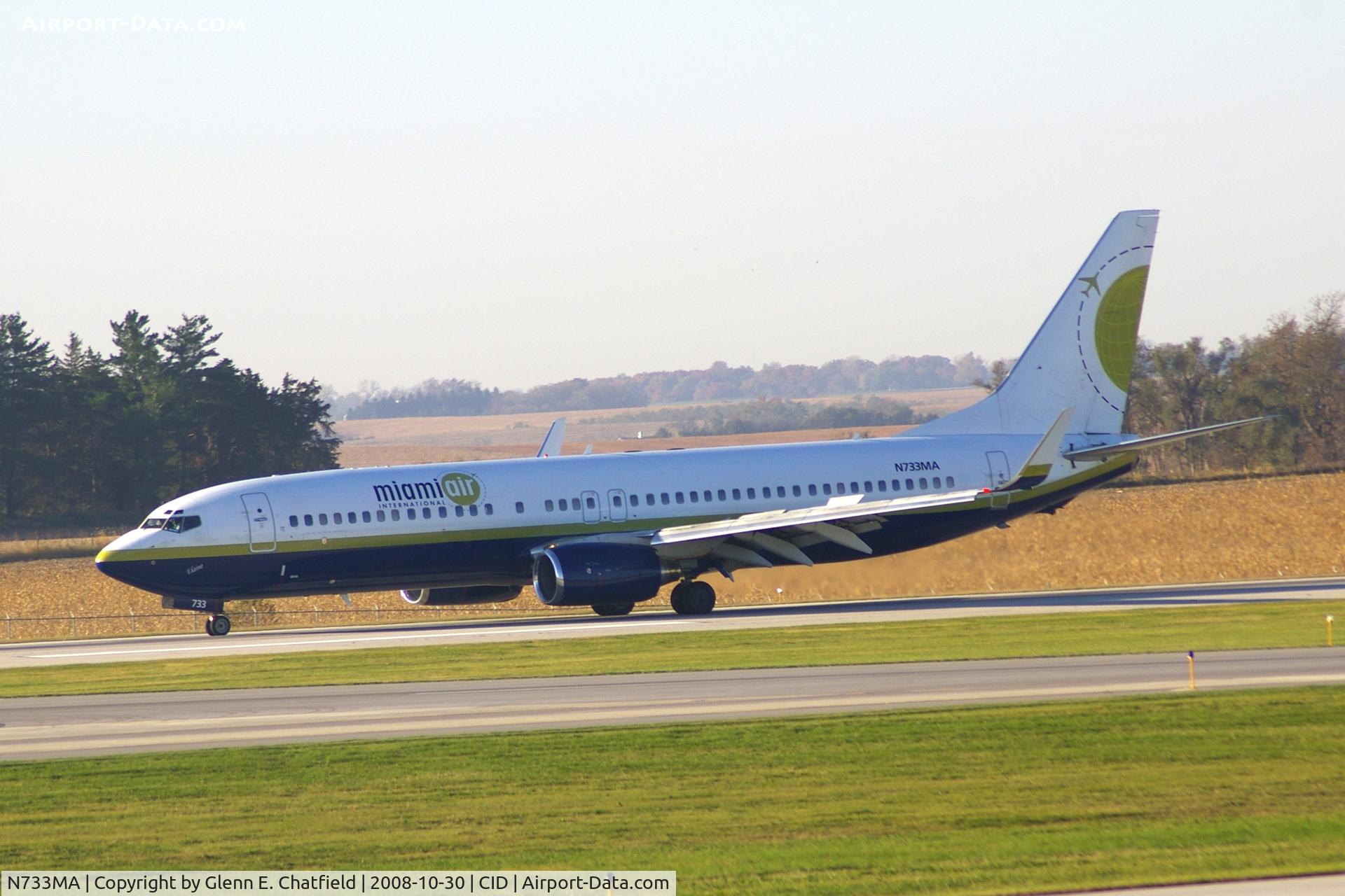 N733MA, 2001 Boeing 737-81Q C/N 30619, Landing runway 9