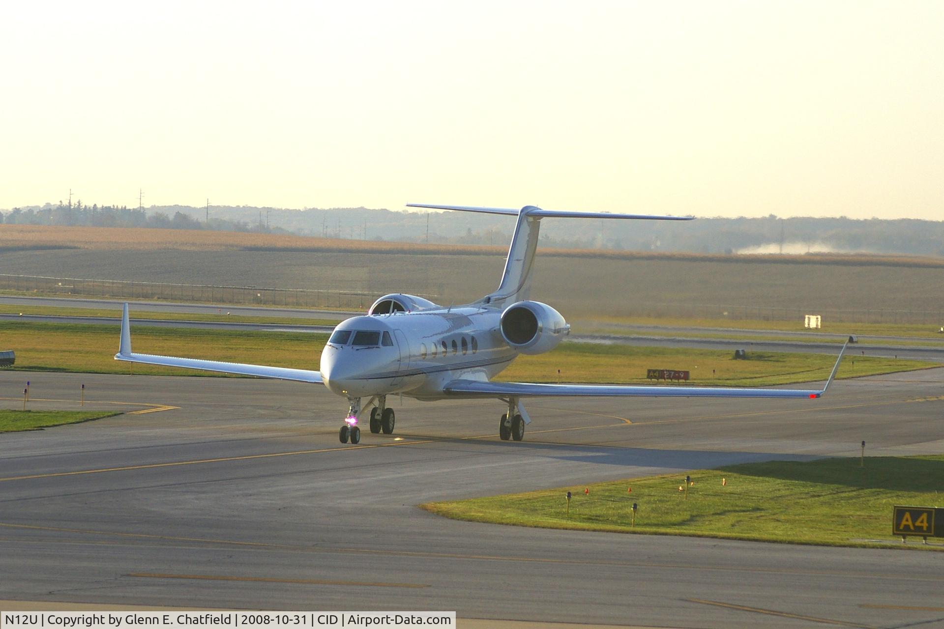 N12U, 1989 Gulfstream Aerospace Gulfstream IV C/N 1112, Taxiing inbound to Landmark