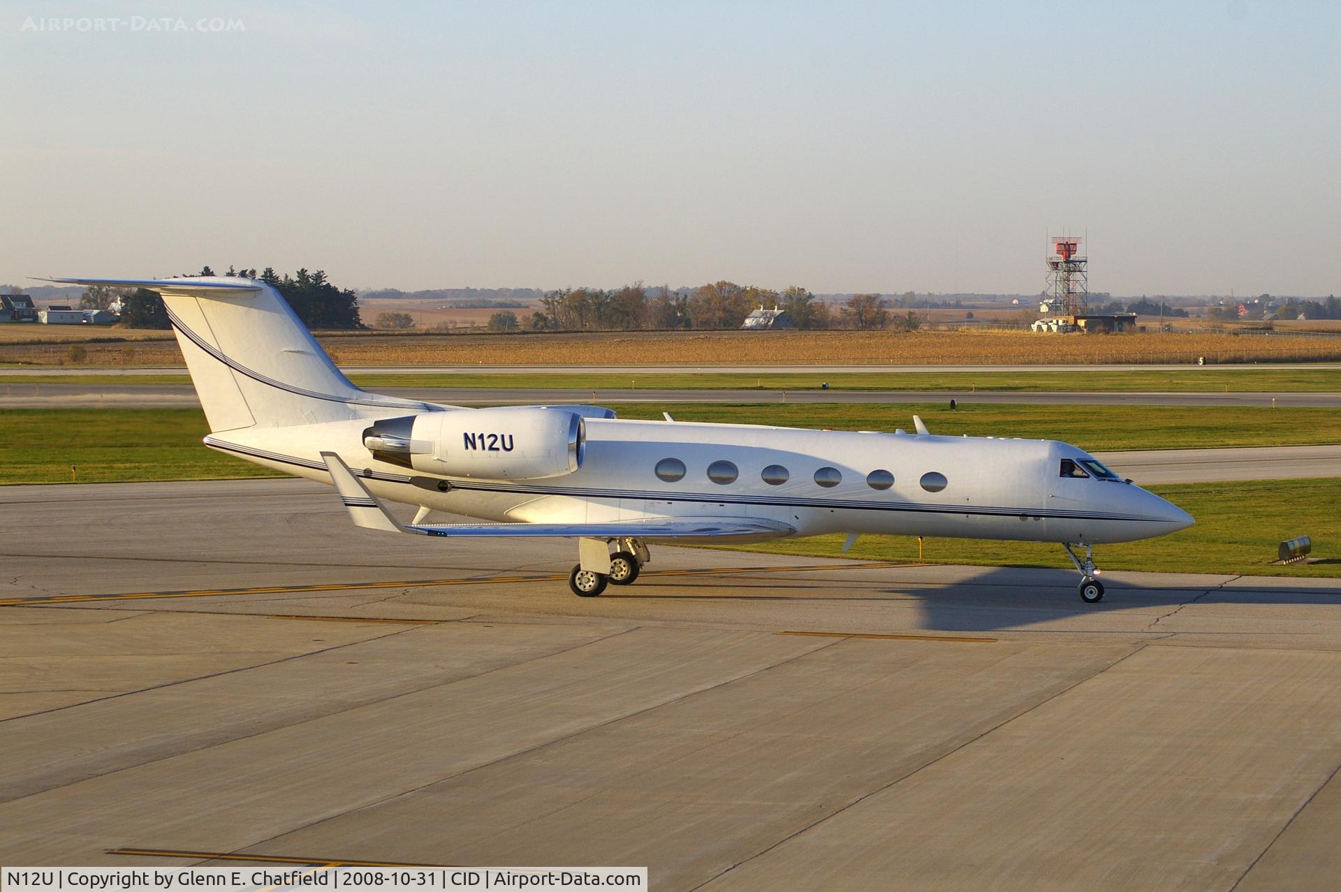 N12U, 1989 Gulfstream Aerospace Gulfstream IV C/N 1112, Taxiing inbound to Landmark