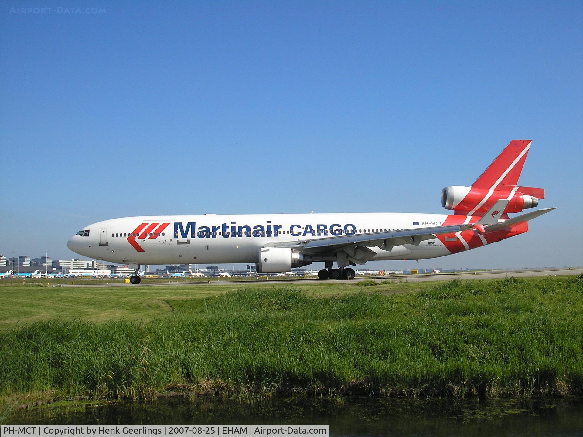 PH-MCT, 1995 McDonnell Douglas MD-11F C/N 48629, On the way to the runway.