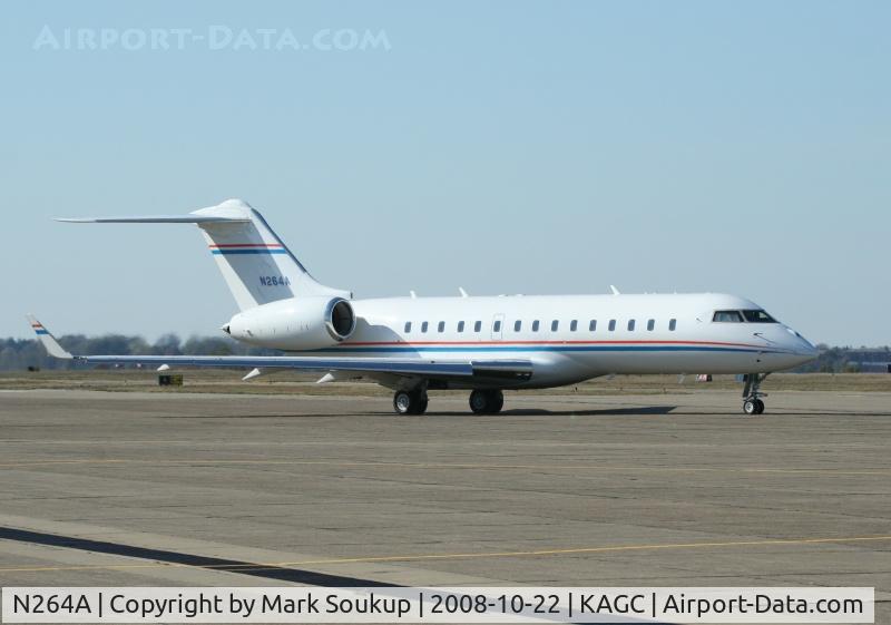 N264A, 2000 Bombardier BD-700-1A10 Global Express C/N 9064, N264A @ KAGC