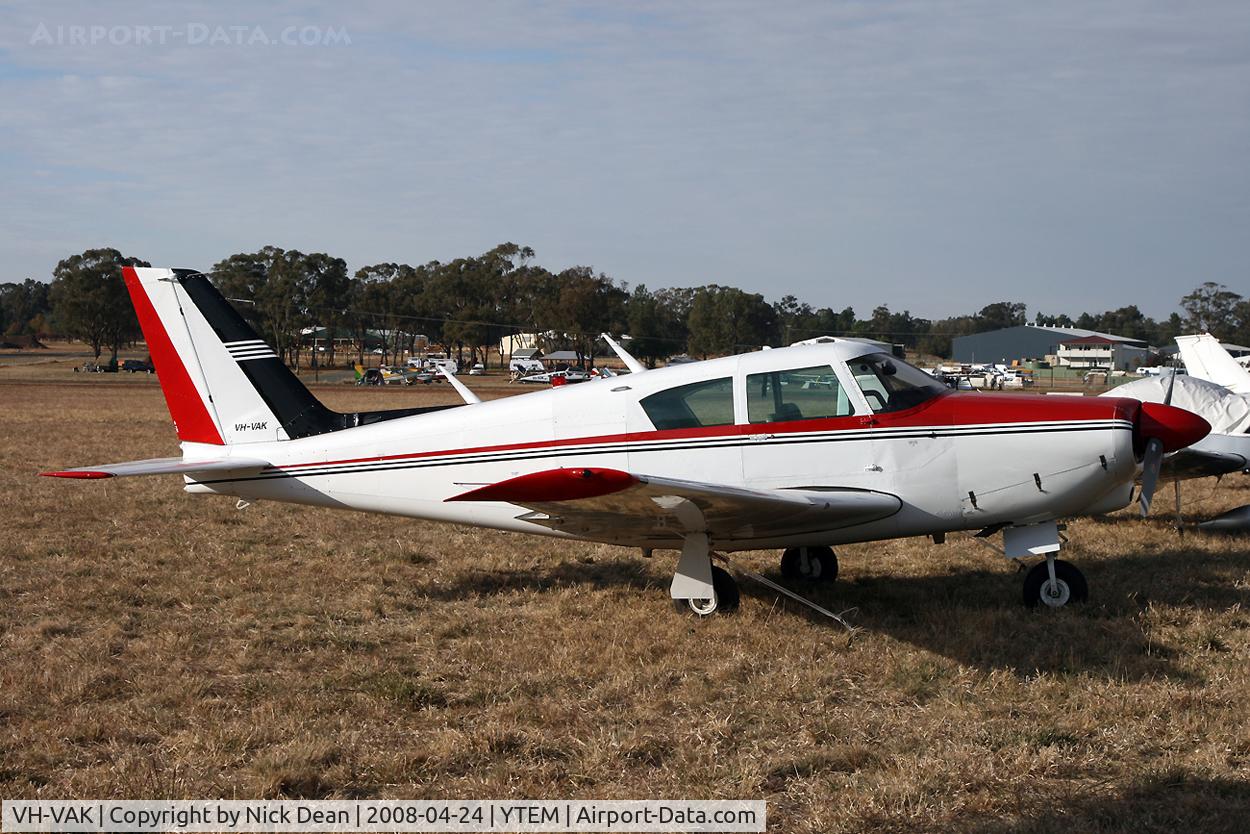 VH-VAK, Piper PA-24-260 Comanche C/N 24-4240, .