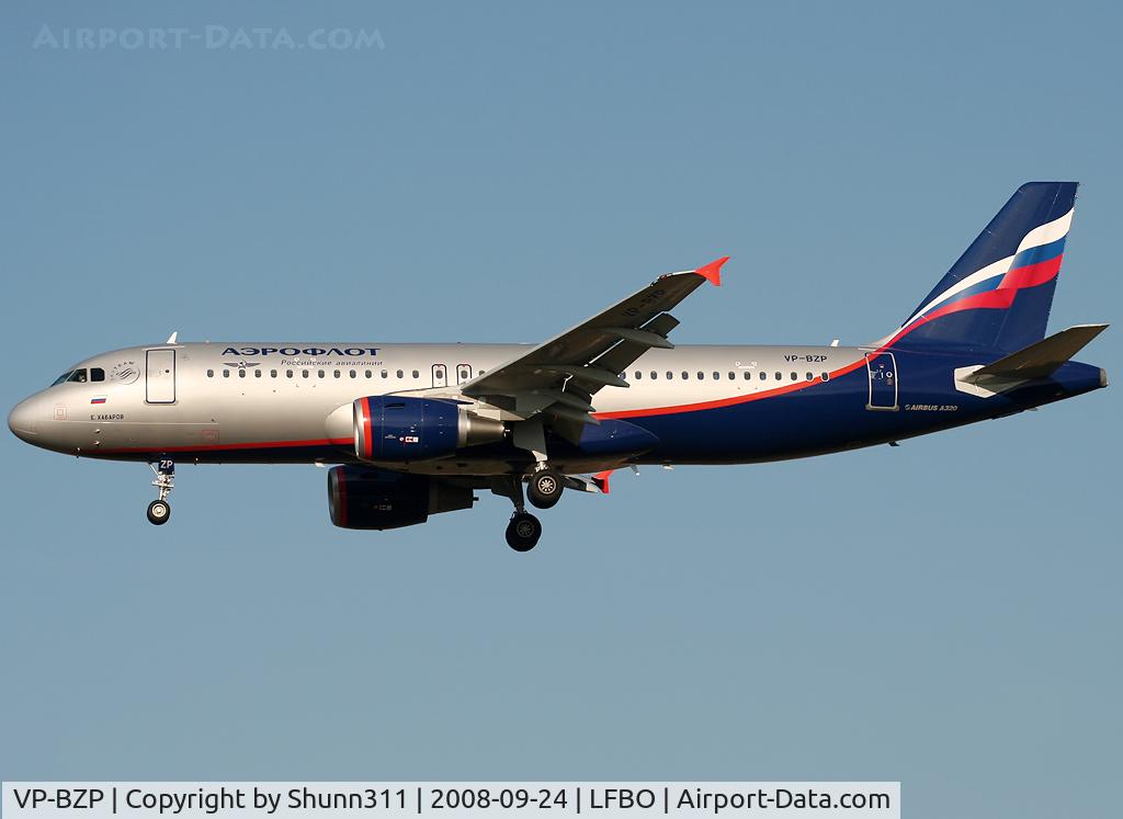 VP-BZP, 2008 Airbus A320-214 C/N 3631, Landing rwy 32L