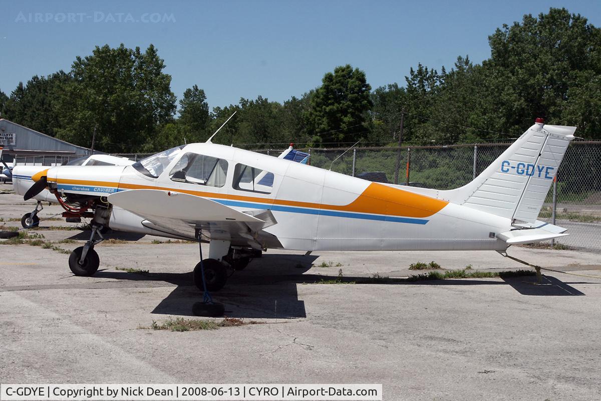 C-GDYE, 1976 Piper PA-28-140 C/N 287625166, /