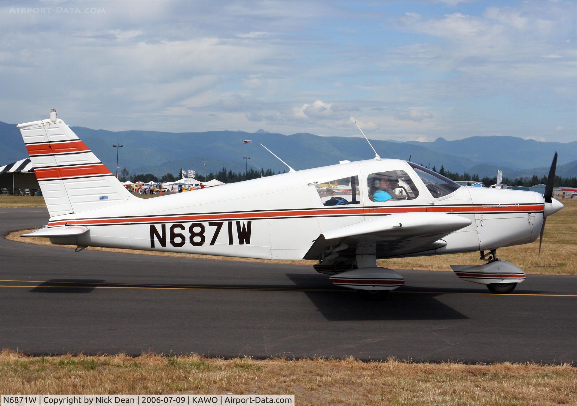 N6871W, 1965 Piper PA-28-140 C/N 28-21027, /
