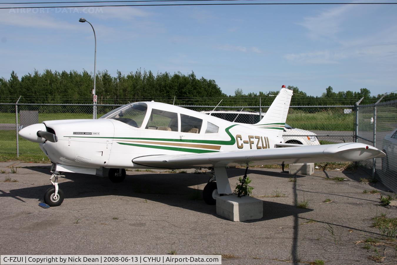 C-FZUI, 1971 Piper PA-28R-200 C/N 28R7135169, /