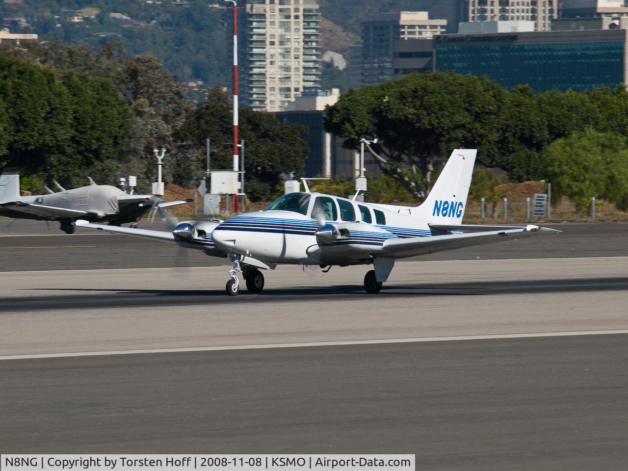 N8NG, 1969 Beech 58 Baron C/N TH-19, N8NG departing from RWY 21