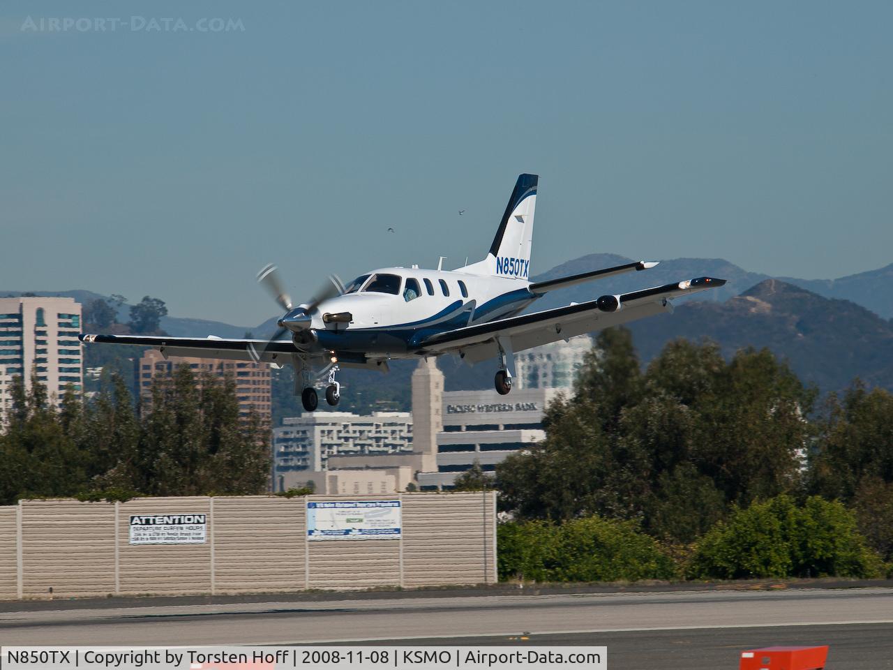 N850TX, 2008 Socata TBM-700 C/N 468, N850TX arriving on RWY 21