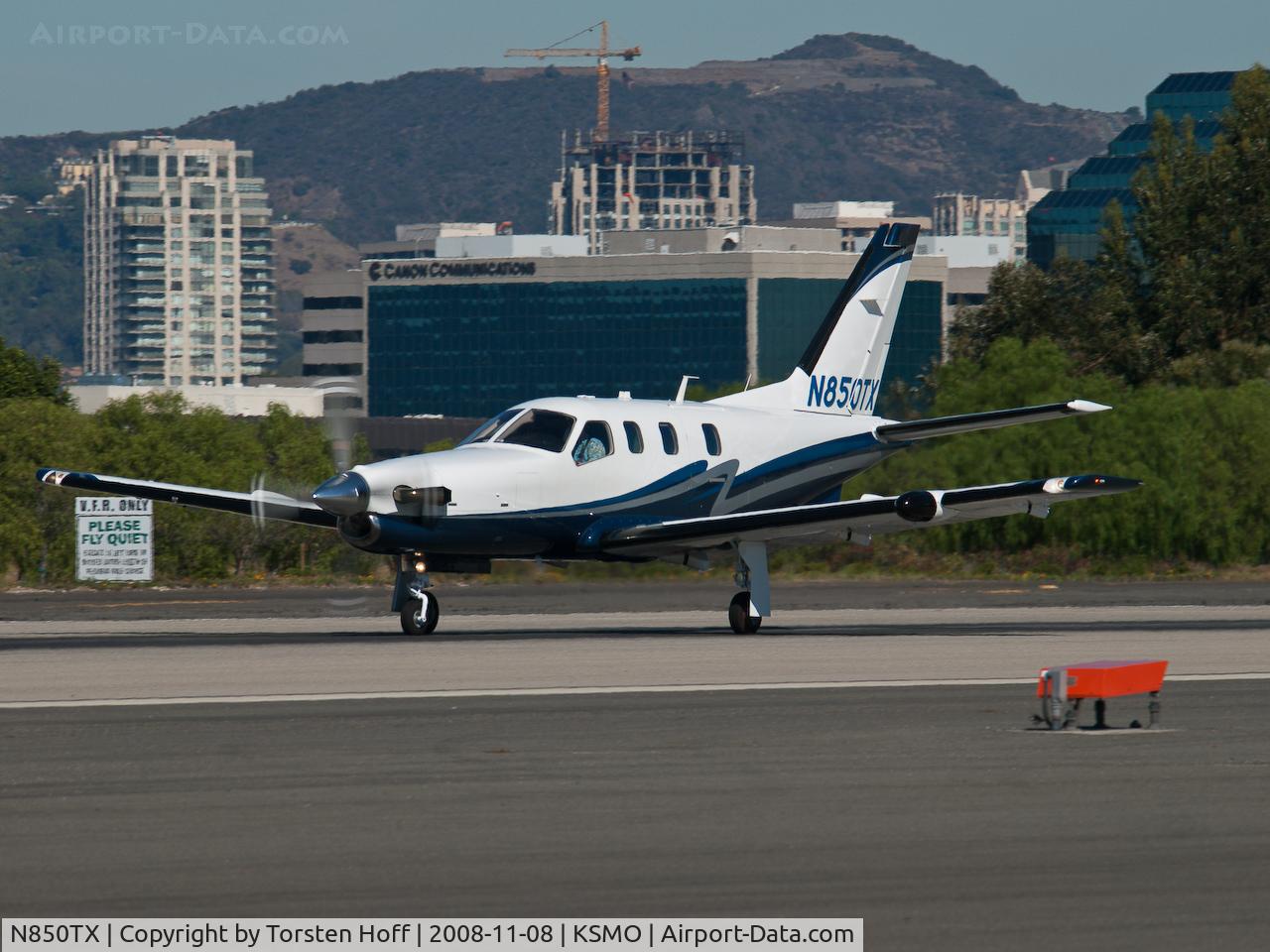 N850TX, 2008 Socata TBM-700 C/N 468, N850TX departing from RWY 21