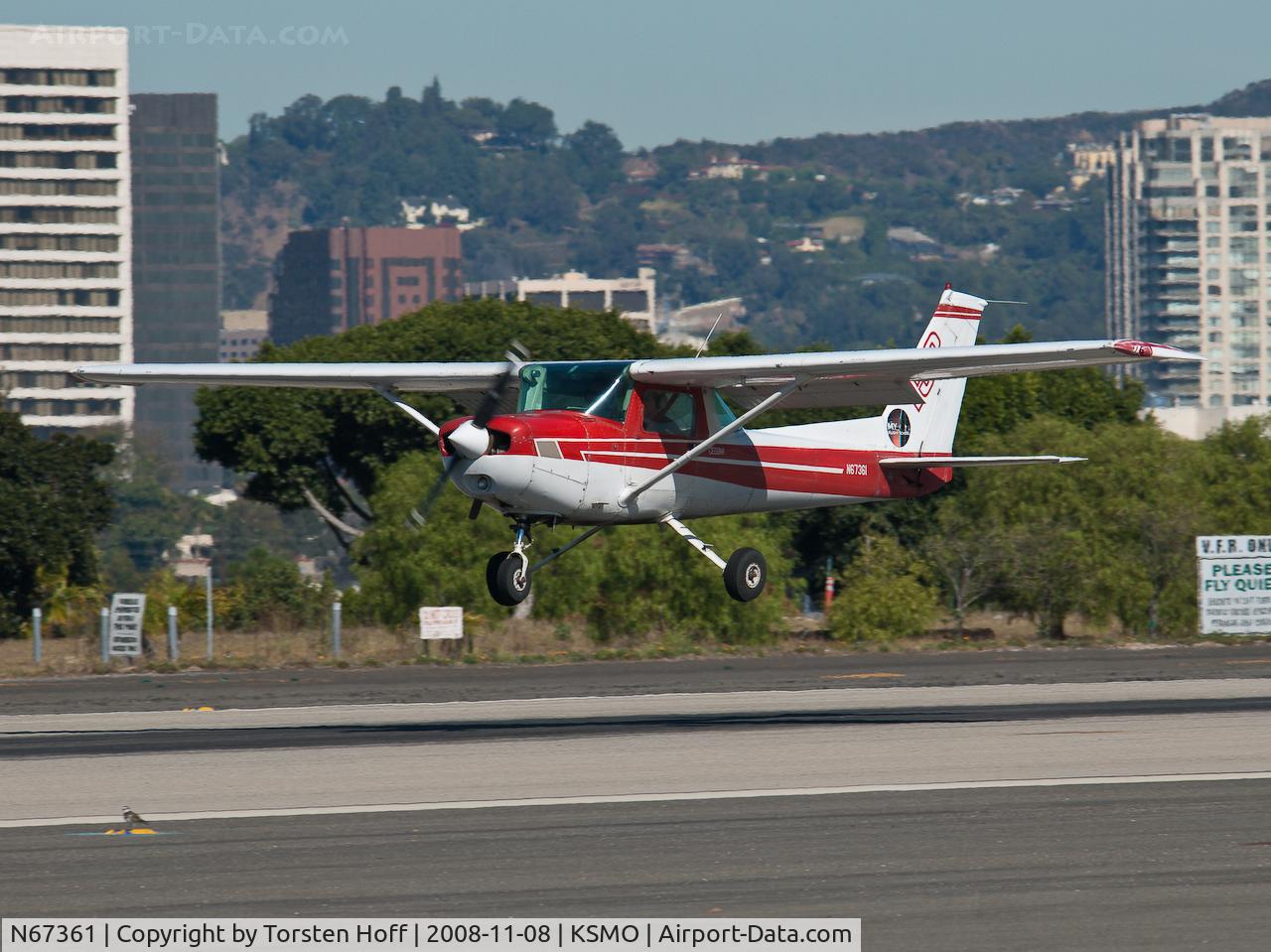 N67361, 1978 Cessna 152 C/N 15281779, N67361 arriving on RWY 21