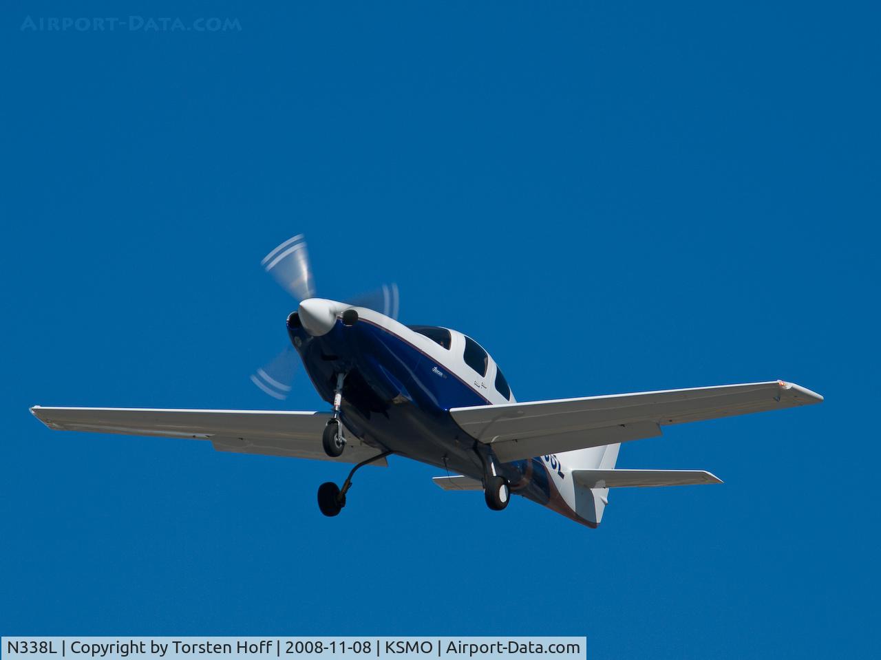 N338L, 1998 Lancair IV C/N 338, N338L passing overhead during an aborted landing