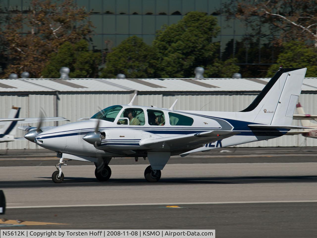N5612K, 1964 Beech 95-B55 (T42A) Baron C/N TC-604, N5612K departing from RWY 21