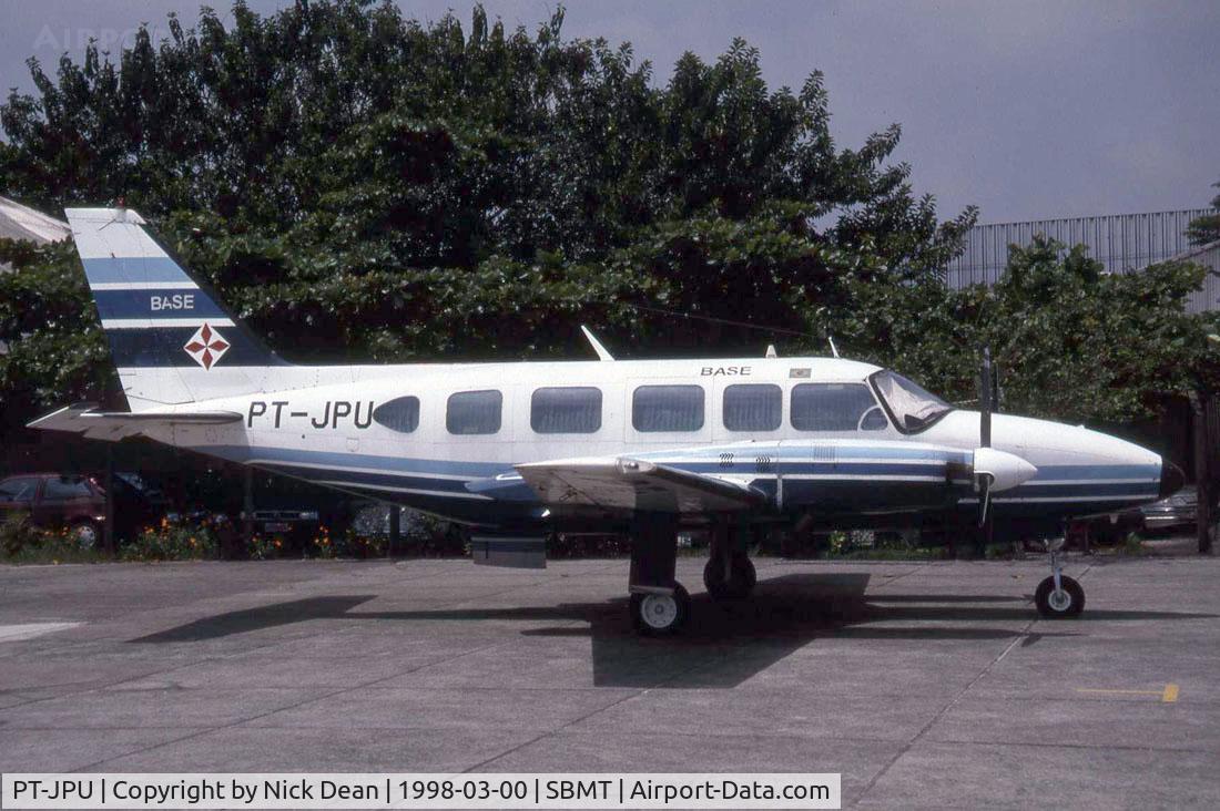 PT-JPU, 1974 Piper PA-31-350 Navajo Chieftain Chieftain C/N 31-7405153, Scanned from a slide