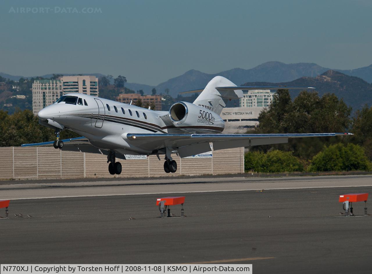 N770XJ, 2007 Cessna 750 Citation X C/N 750-0270, N770XJ, the 5000th Citation built, arriving on RWY 21.