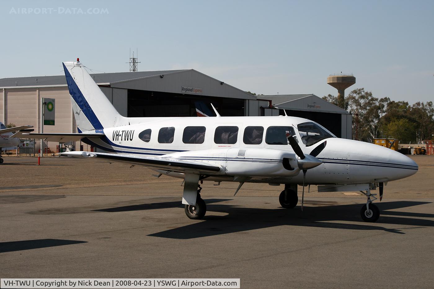 VH-TWU, 1975 Piper PA-31-350 Chieftain C/N 31-7552110, /