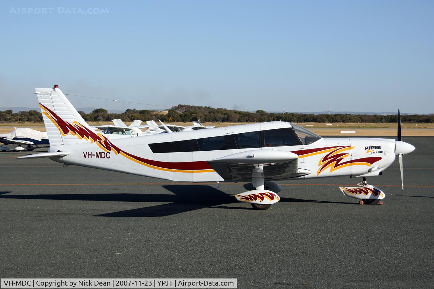 VH-MDC, 1965 Piper PA-32-260 Cherokee Six C/N 32-233, Nice scheme!!!!!