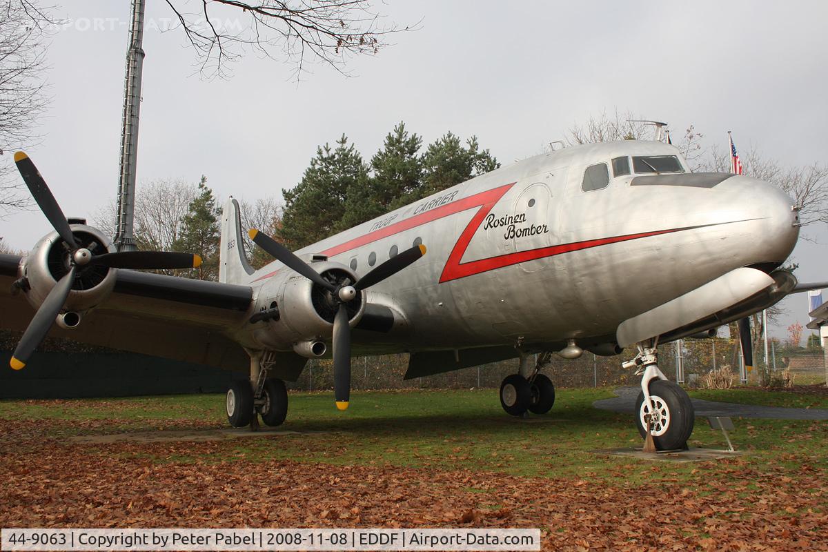 44-9063, 1944 Douglas C-54E Skymaster (DC-4) C/N 27289, Luftbrücken Denkmal