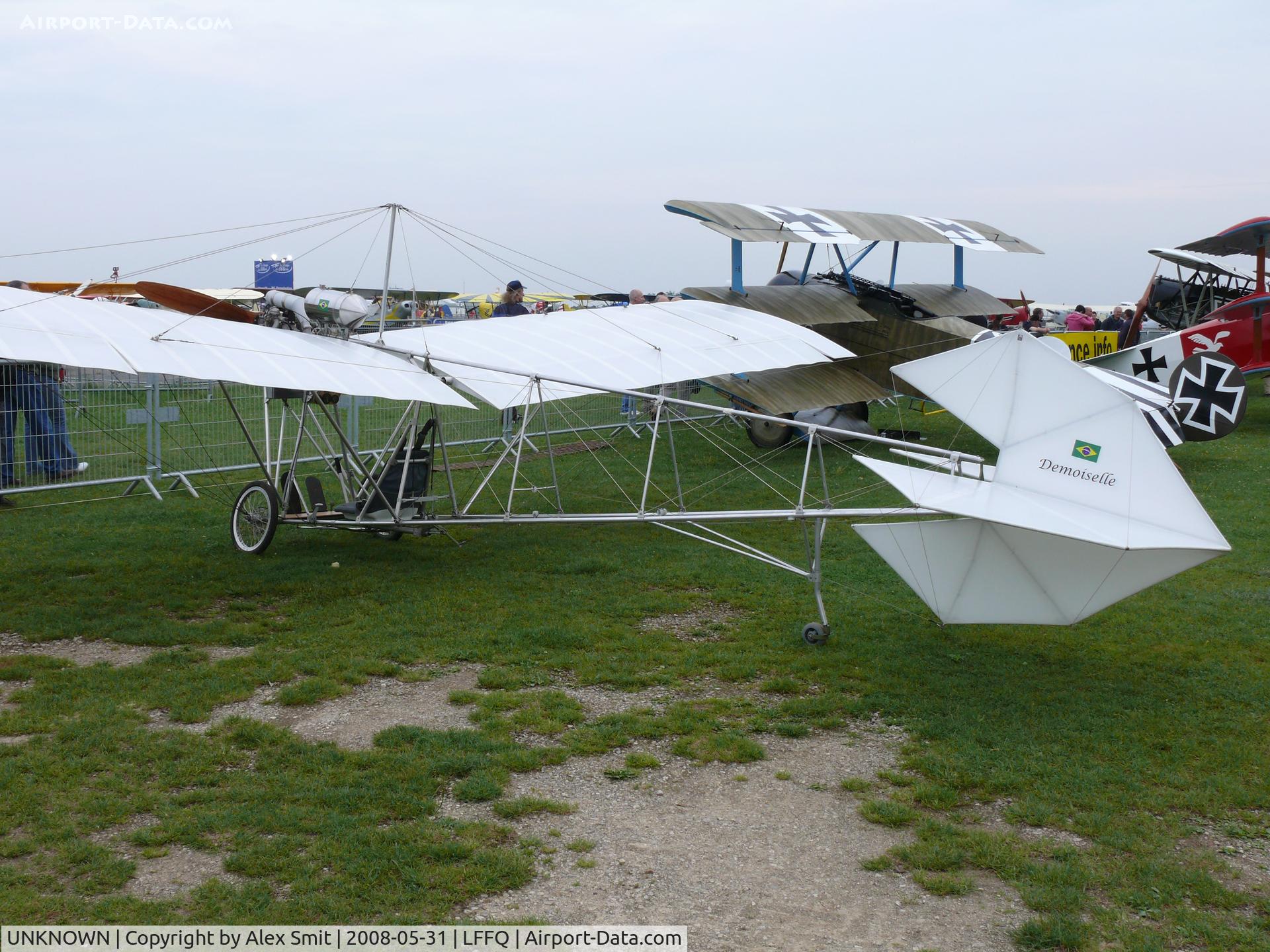 UNKNOWN, Santos-Dumont Demoiselle (replica) C/N Not found, Santos Dumont Demoiselle replica without a registration