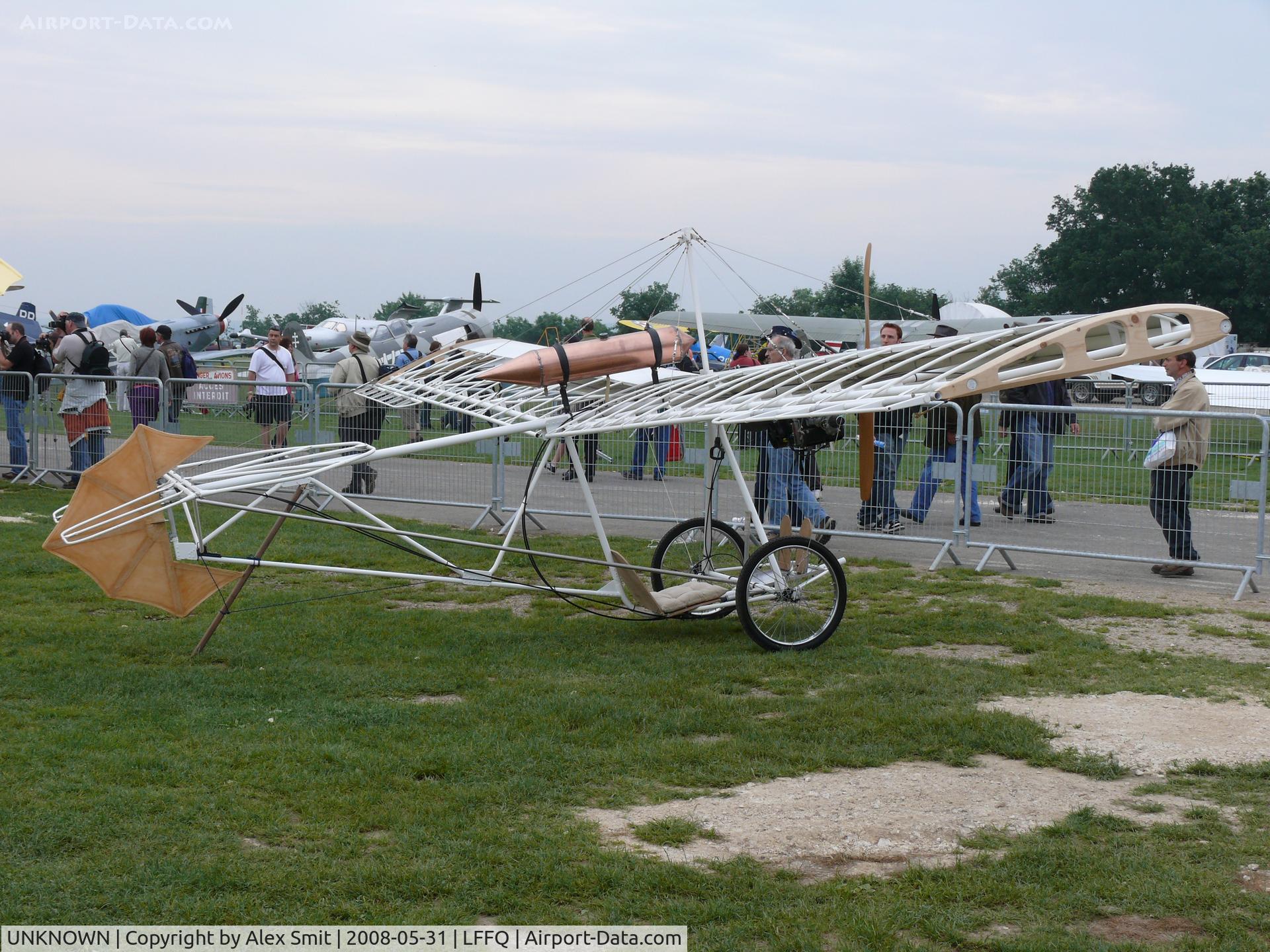 UNKNOWN, Santos-Dumont Demoiselle (replica) C/N Not found, Santos Dumont Demoiselle replica without a registration and not yet covered with fabrique