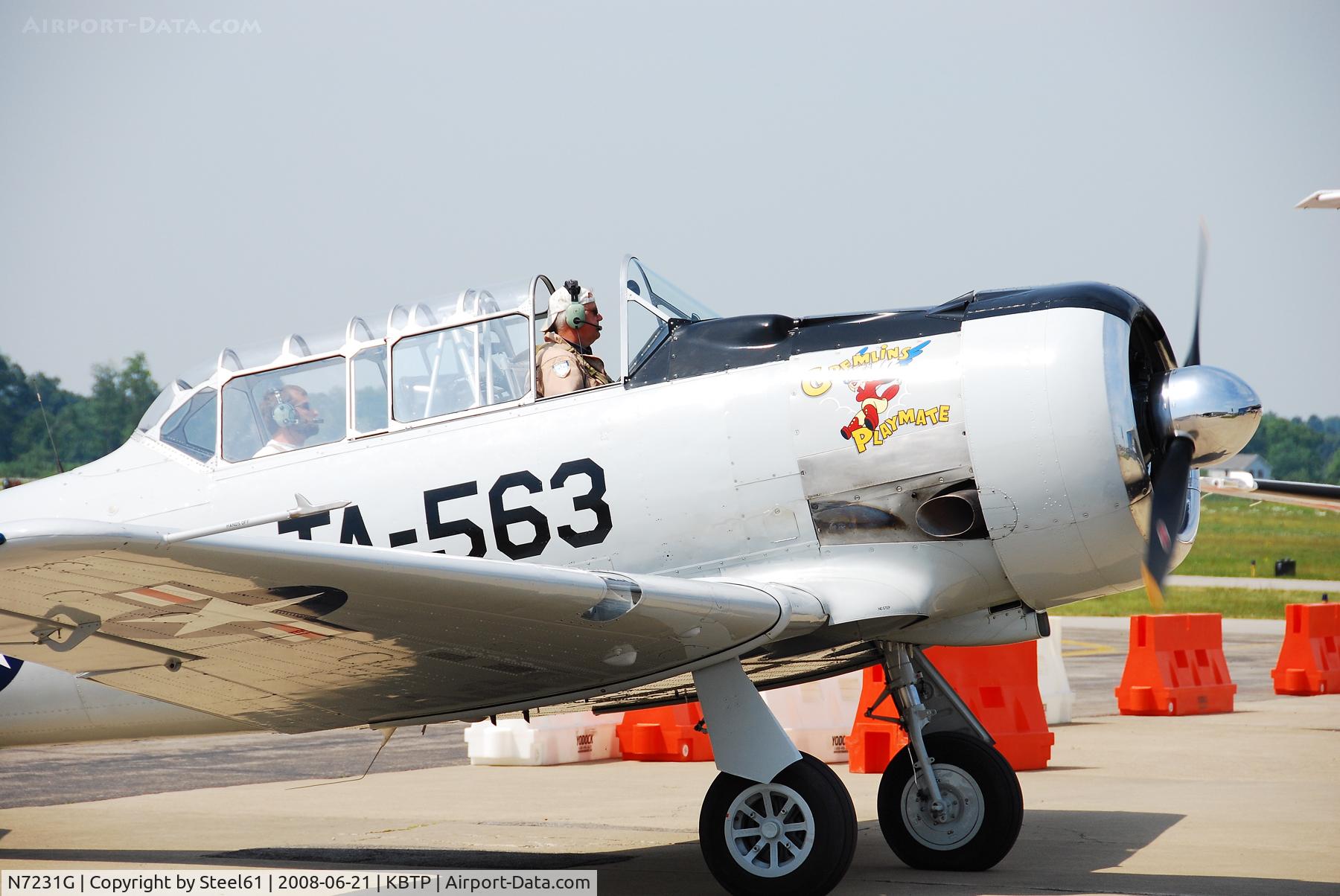 N7231G, 1942 North American AT-6D C/N 42-81563, Parking