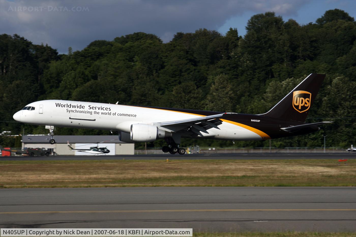 N405UP, 1987 Boeing 757-24APF C/N 23727, .