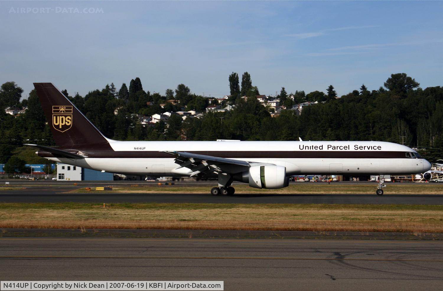 N414UP, 1988 Boeing 757-24APF C/N 23854, /