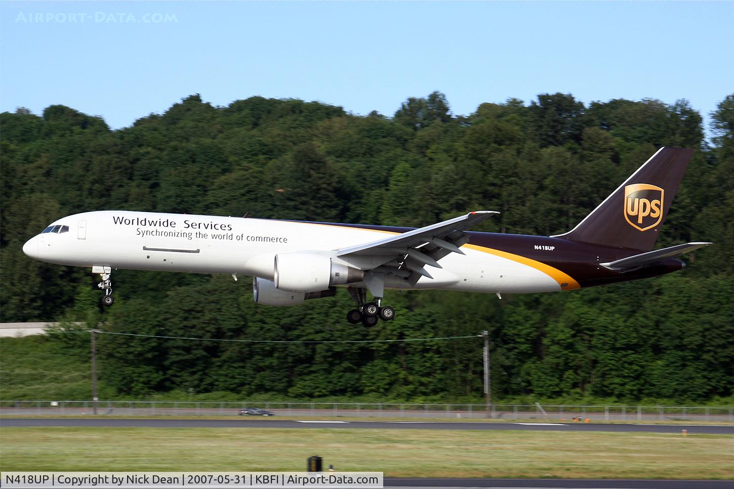 N418UP, 1990 Boeing 757-24APF C/N 23905, /