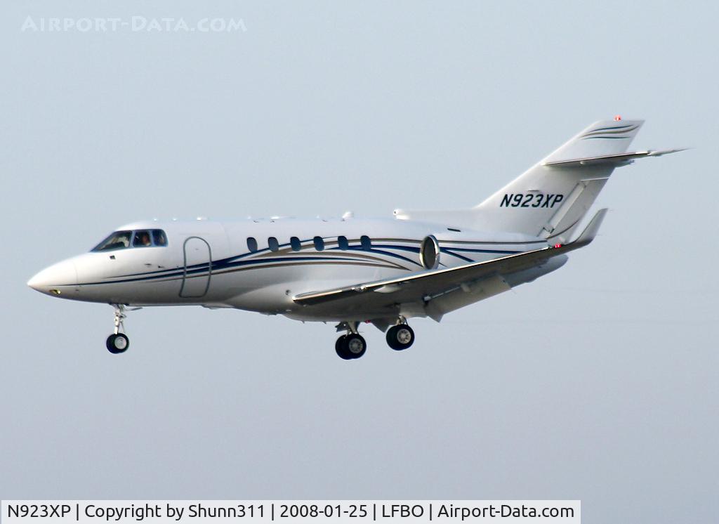N923XP, 2007 Hawker Beechcraft 900XP C/N HA-0023, Landing rwy 14L