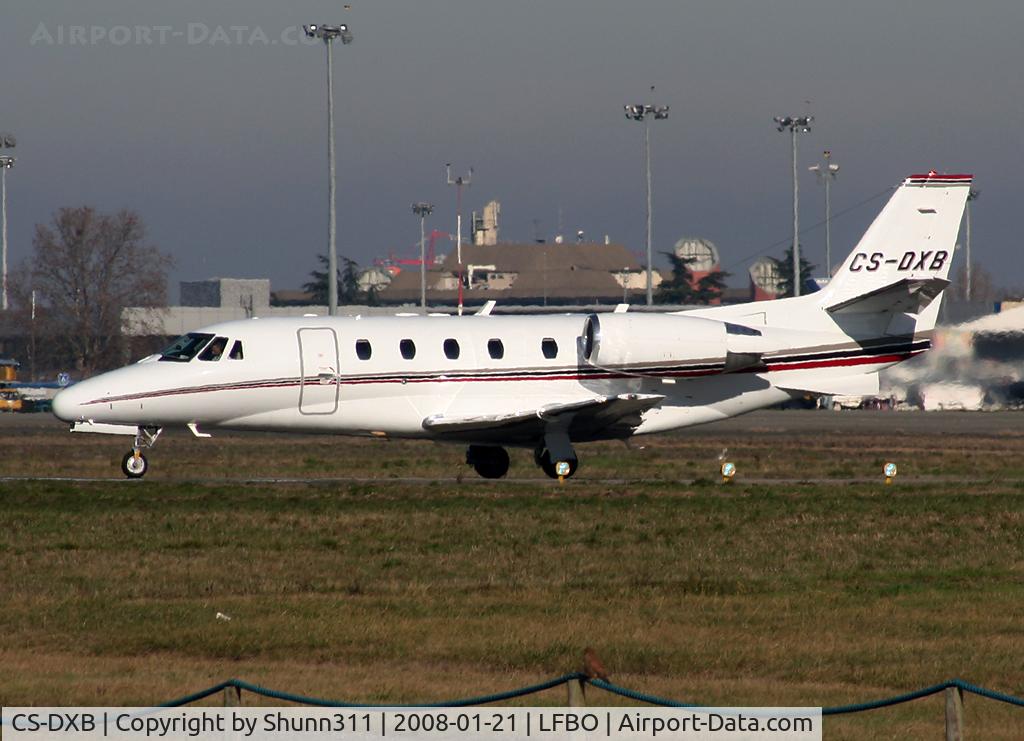 CS-DXB, Cessna 560 XL Citation Excel C/N 560-5553, Rolling holding point rwy 32R for departure...