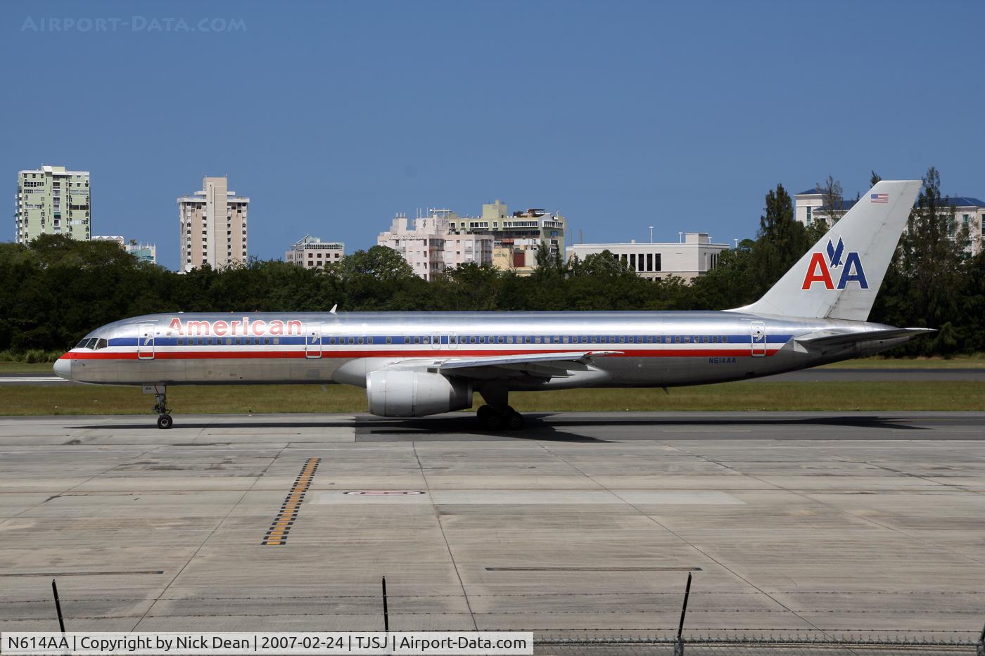 N614AA, 1989 Boeing 757-223 C/N 24490, /