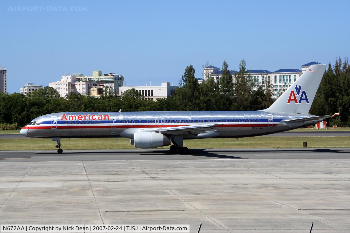 N672AA, 1992 Boeing 757-223 C/N 25337, /