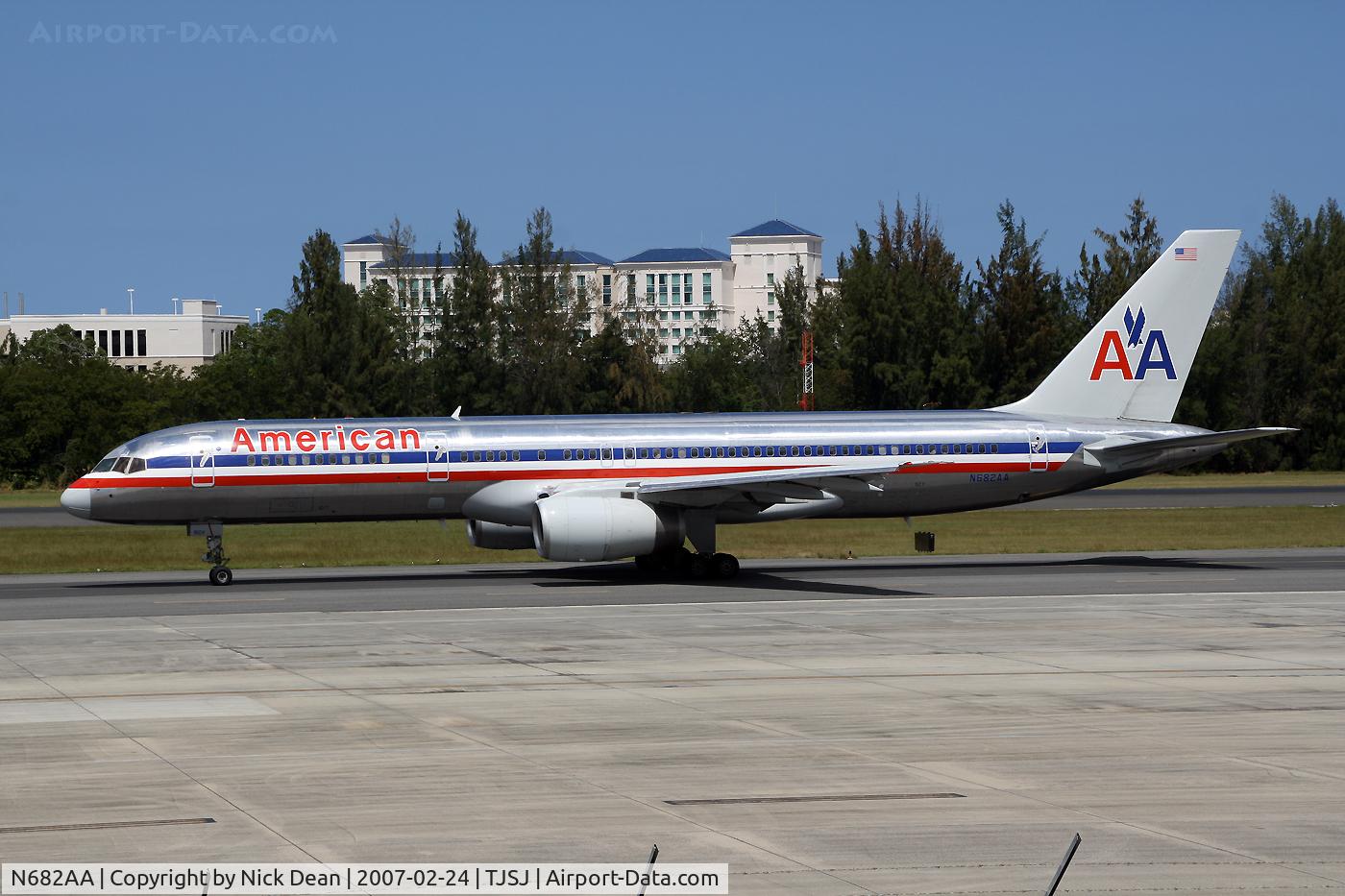 N682AA, 1992 Boeing 757-223 C/N 25339, /