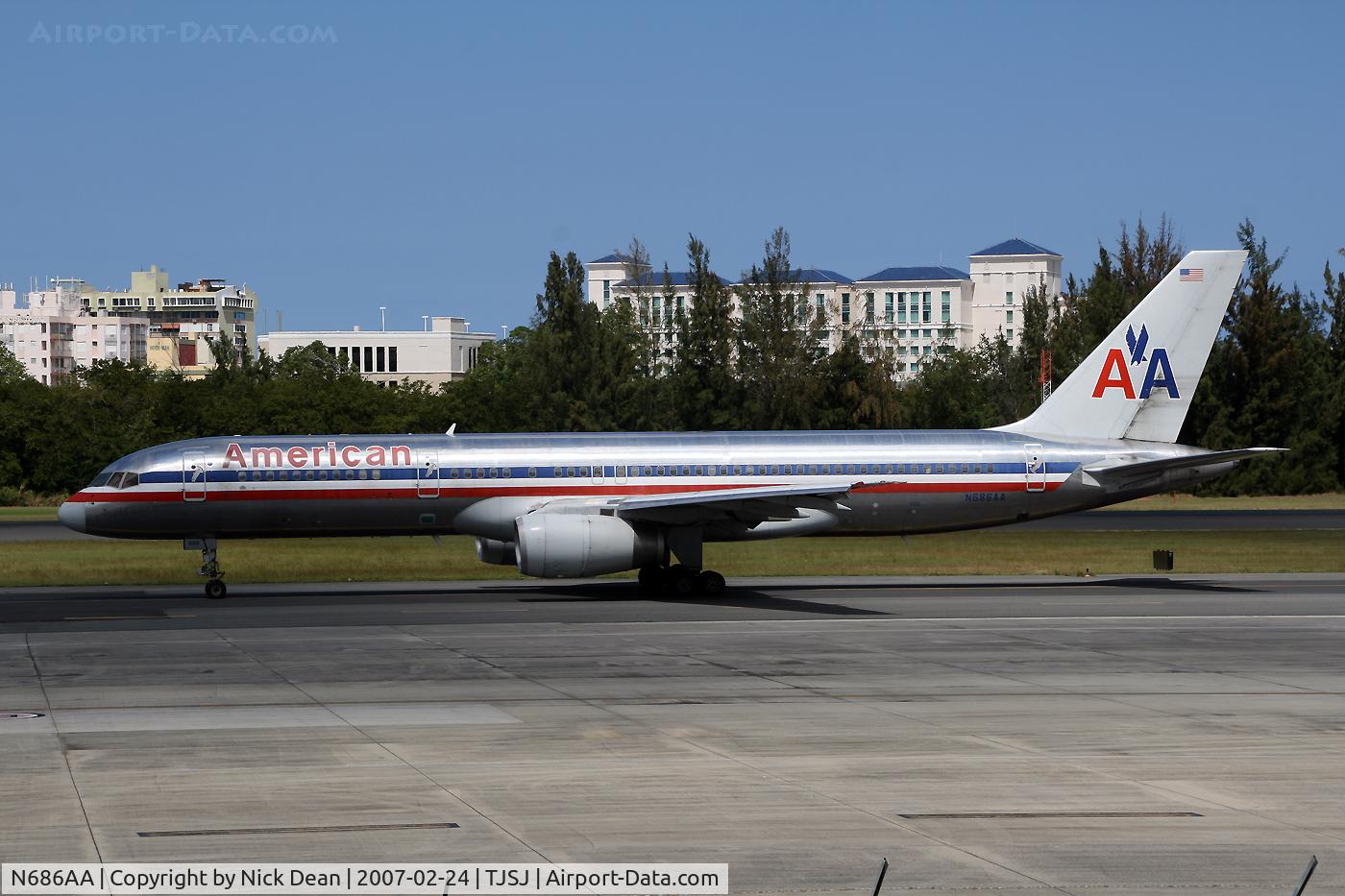 N686AA, 1992 Boeing 757-223 C/N 25343, /