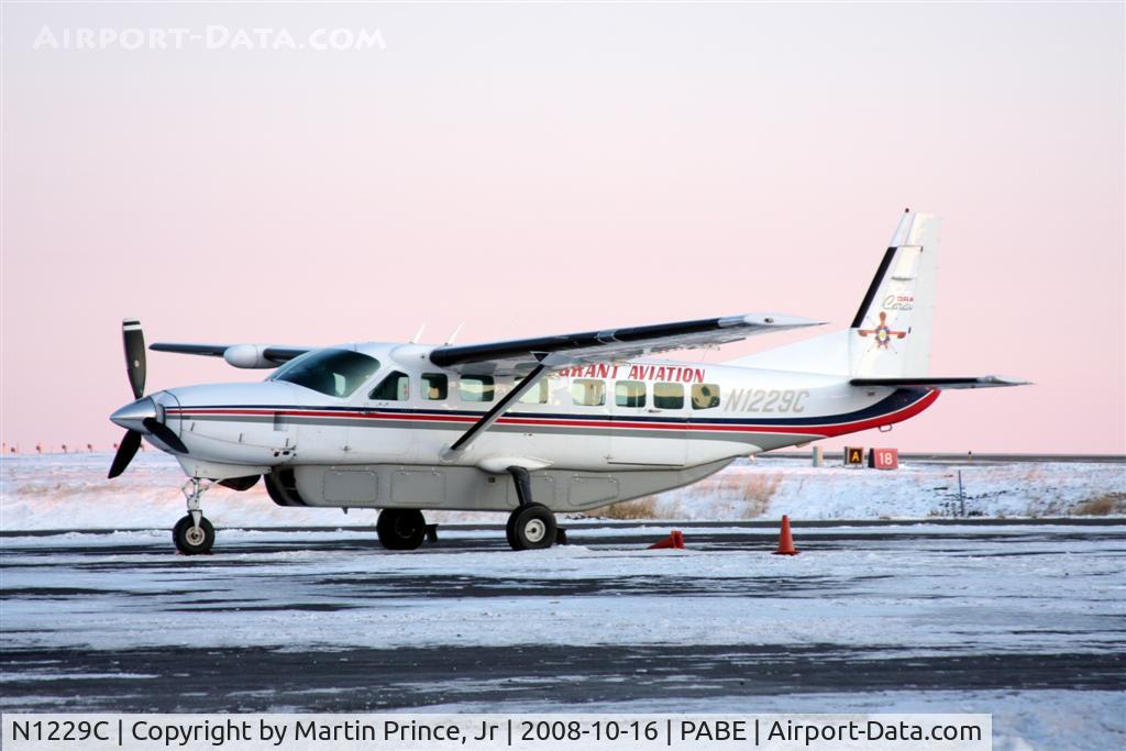 N1229C, 1996 Cessna 208B Grand Caravan C/N 208B0589, An evening on the north ramp