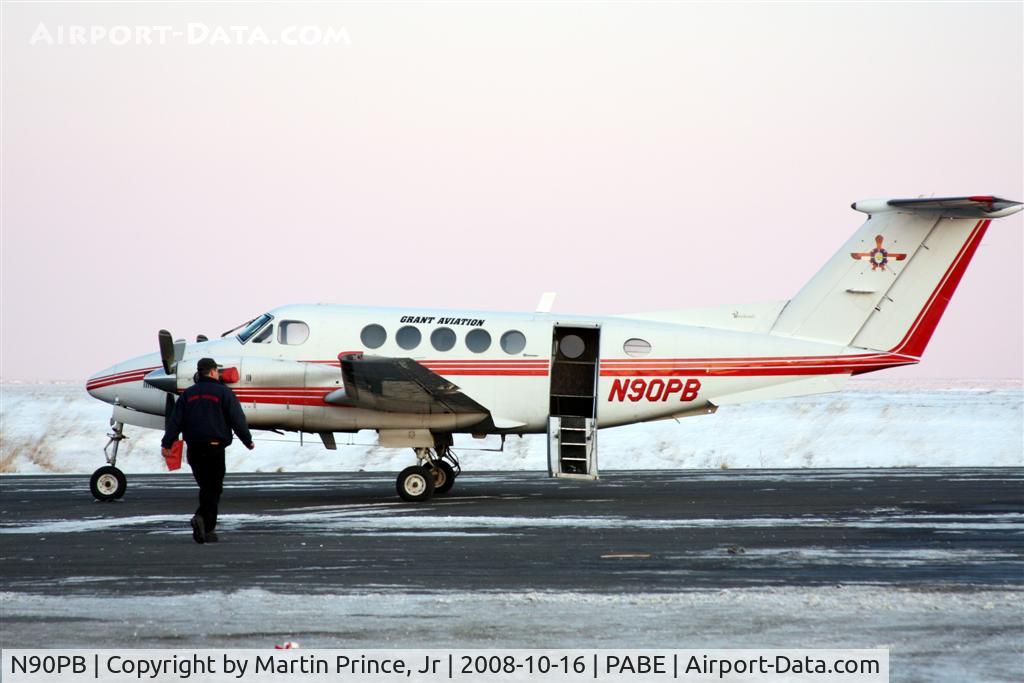 N90PB, 1976 Beech 200 King Air C/N BB-125, Time to put her away for the night.