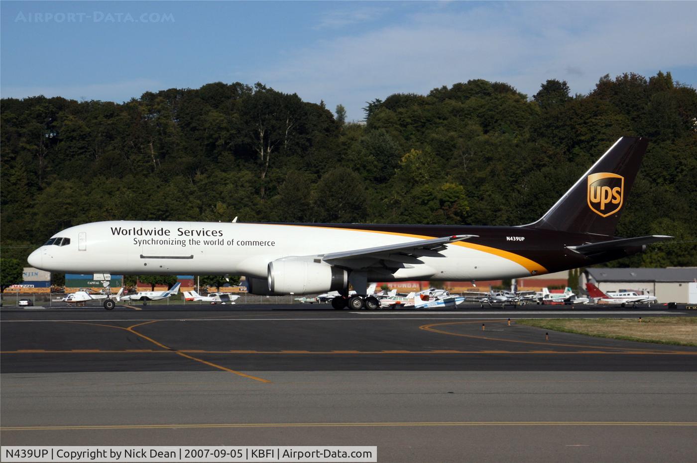 N439UP, 1994 Boeing 757-24APF C/N 25470, /