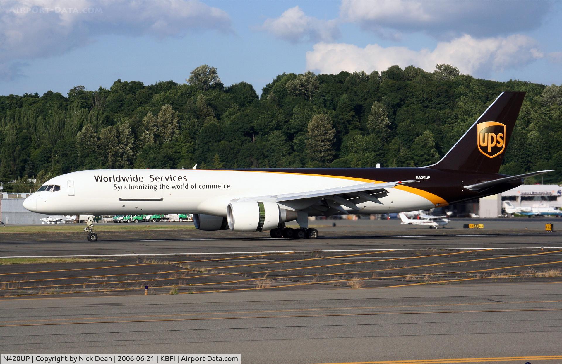 N420UP, 1990 Boeing 757-24APF C/N 23907, /