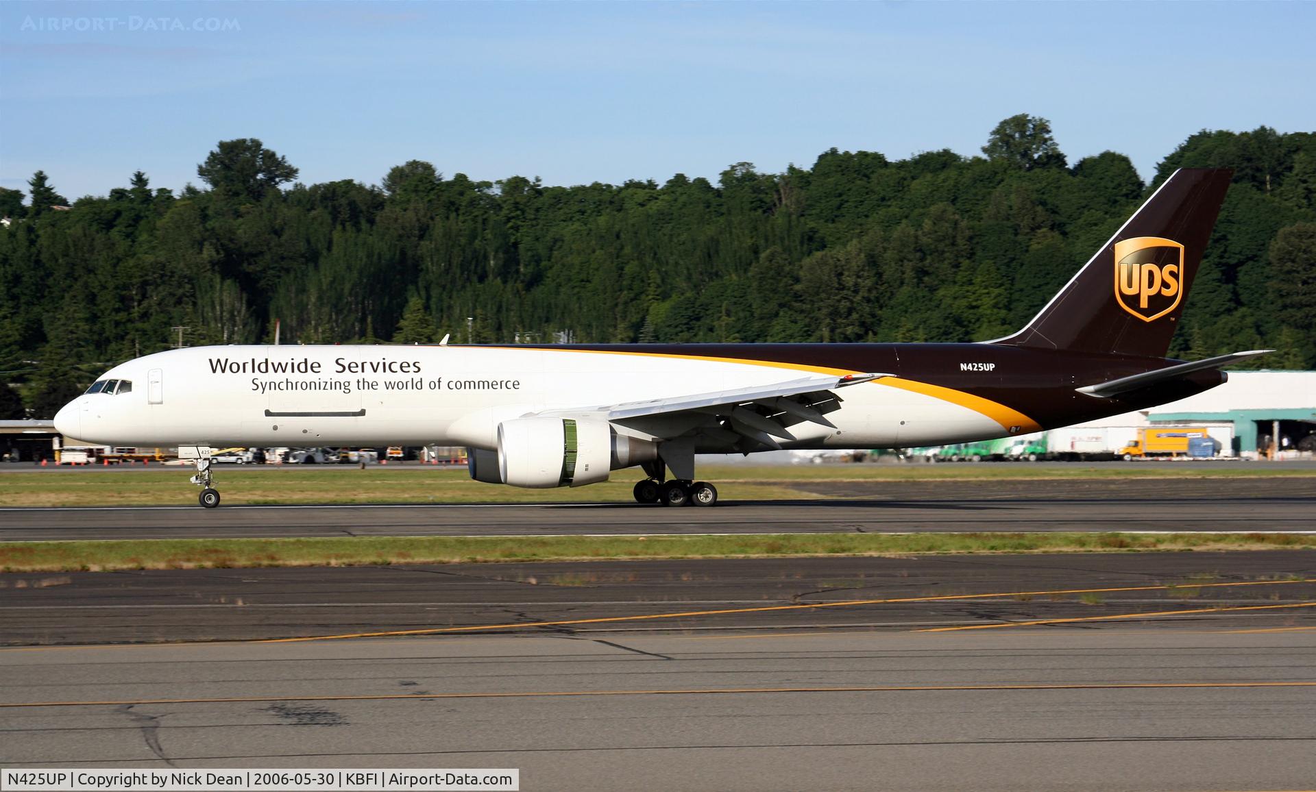 N425UP, 1995 Boeing 757-24APF C/N 25370, /