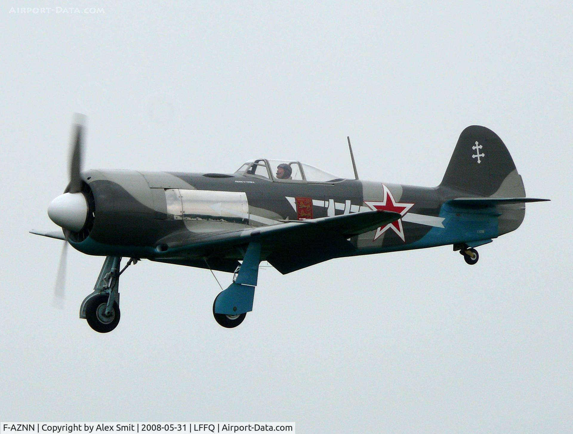 F-AZNN, Yakovlev Yak-11 C/N 25 III/05, Yakovlev/Let C11 Moose F-AZNN painted as Russian Air Force white 14 of the French Normandie Niemen squadron