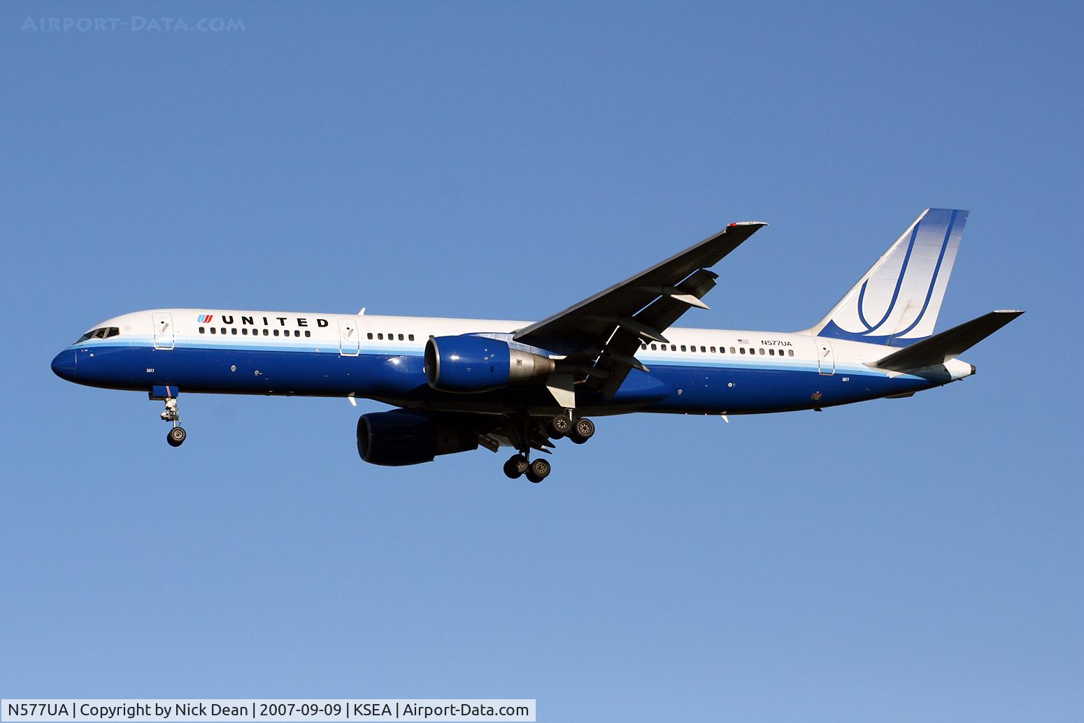 N577UA, 1993 Boeing 757-222 C/N 26693, /