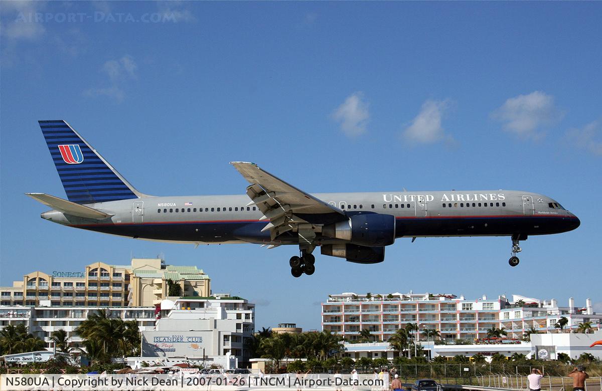 N580UA, 1993 Boeing 757-222 C/N 26698, /