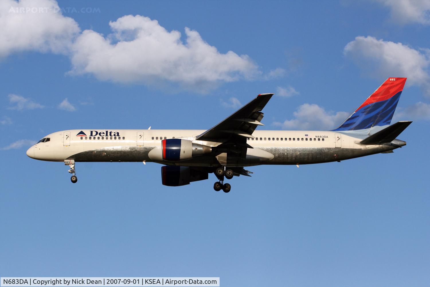 N683DA, 1993 Boeing 757-232 C/N 27103, /